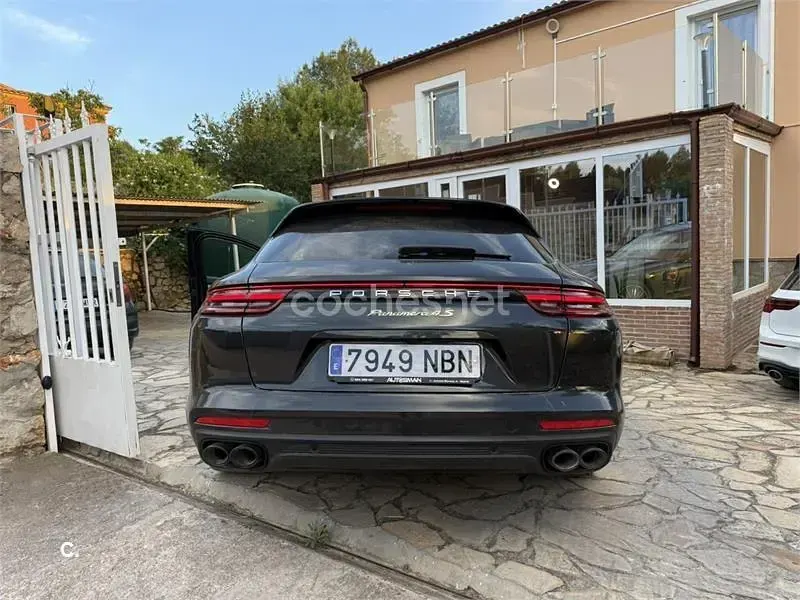 Usado Porsche Panamera 4 Sport Turismo 462 CV (339 kW) 2020 Gris / plata Familiar