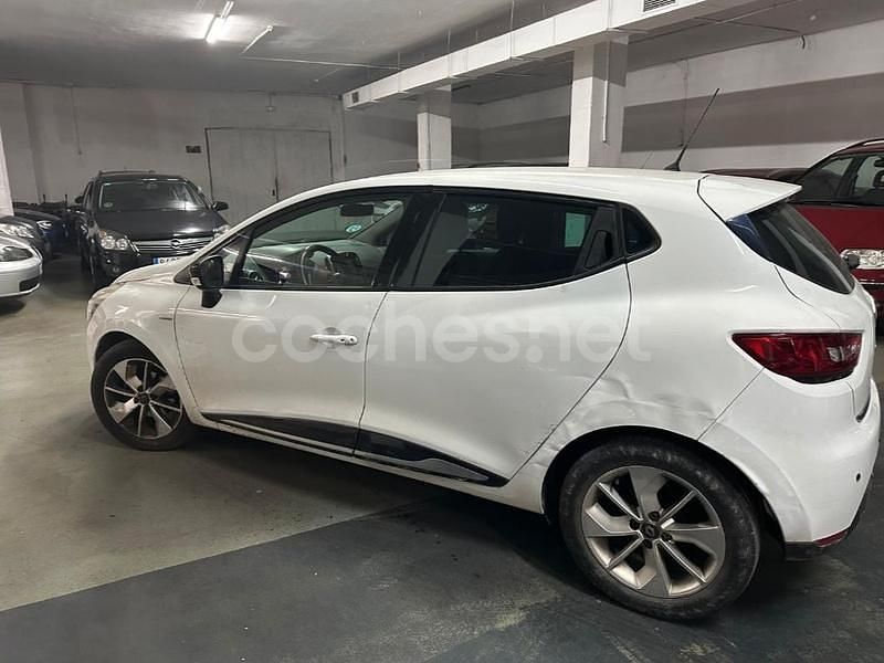Usado Renault Clio IV LIMITED 75 CV (55 kW) 2015 Blanco Berlina