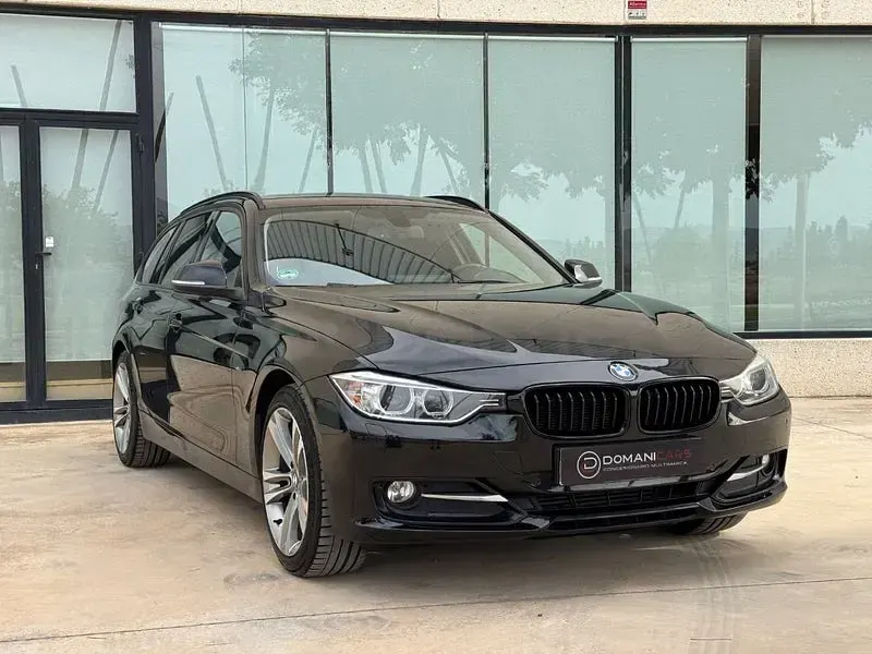 Usado BMW 320 Comfort Edition 184 CV (135 kW) 2013 Negro Familiar