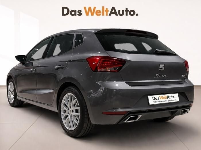 Usado Seat Ibiza FR 115 CV (84 kW) 2025 Gris plata Utilitario
