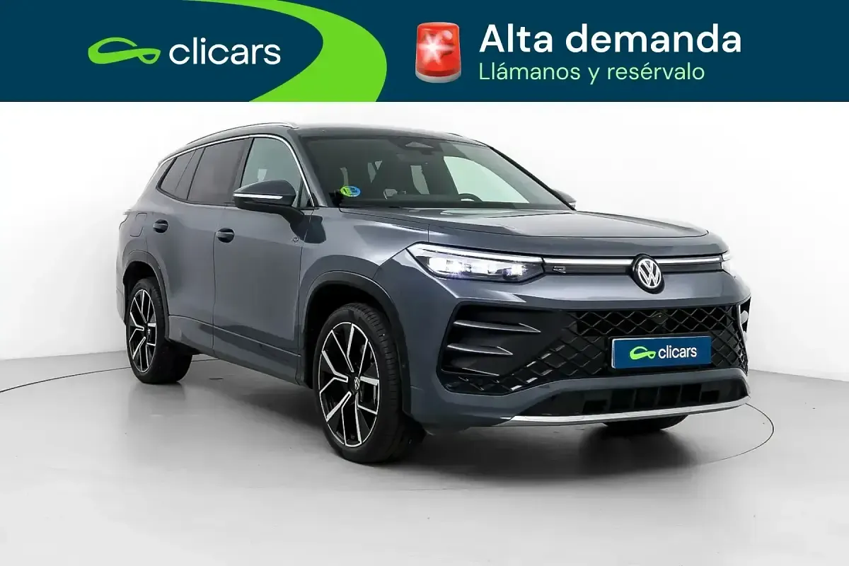 Usado VW Tayron R-line 150 CV (110 kW) 2025 Gris / plata SUV