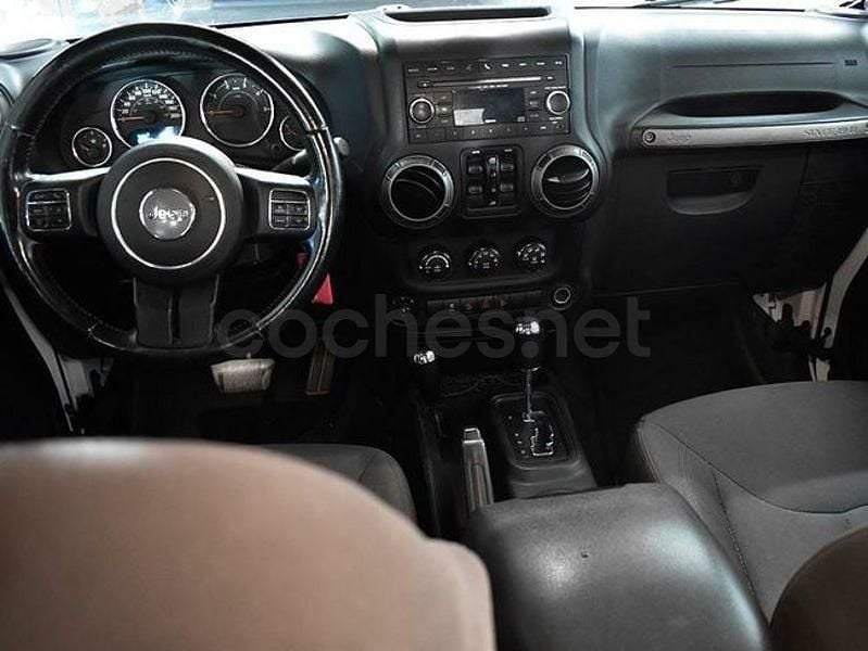 Usado Jeep Wrangler Unlimited Sport 200 CV (147 kW) 2018 Rojo SUV