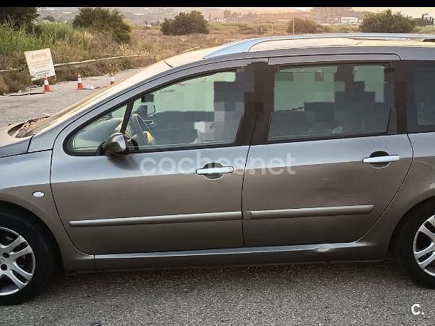 Beige Usado 2003 Peugeot 307 Familiar | 2800 € (Precio justo) - Imagen 1/4
