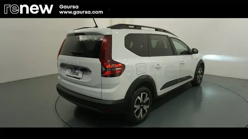 Usado Dacia Jogger Expression 100 CV (73 kW) 2024 Blanco Monovolumen