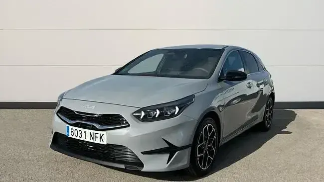 Nuevo Kia Ceed Style 100 CV (73 kW) 2025 Gris Utilitario