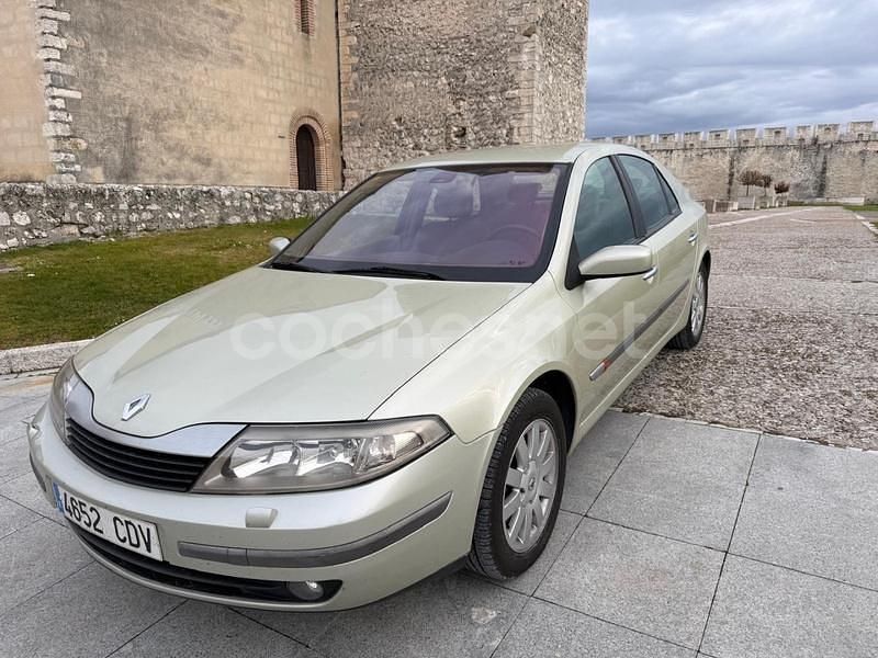 Gris / plata Usado 2003 Renault Laguna II Dynamique Berlina | 2200 € (Precio justo) - Imagen 1/4