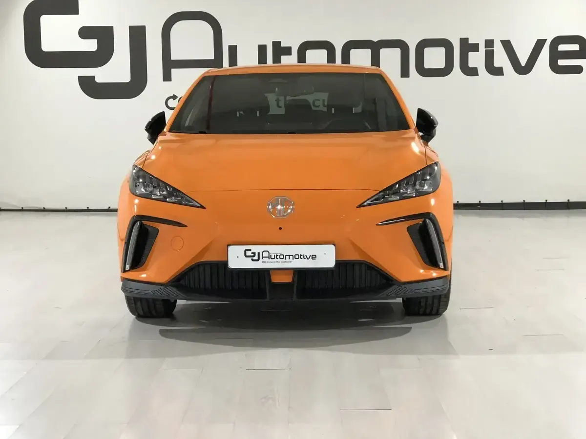Occasion MG MG4 EV Luxury 150 kW (204 PK) 2023 Oranje Hatchback
