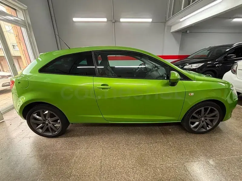 Usado Seat Ibiza SC FR 150 CV (110 kW) 2014 Verde Utilitario