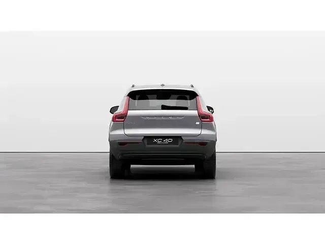 Usado Volvo XC40 Plus 262 CV (192 kW) 2023 Gris SUV