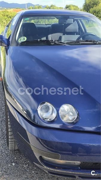 Usado Alfa Romeo GTV 165 CV (121 kW) 2004 Azul Coupe