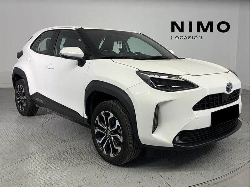 Blanco perlado iceberg Usado 2022 Toyota Yaris Hybrid Active | 23.900 € (Caro) - Imagen 1/4