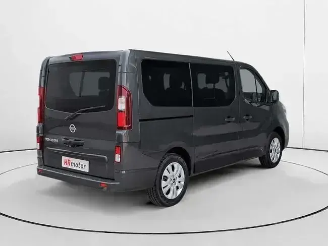 Usado Nissan Primastar Acenta 150 CV (110 kW) 2025 Gris Monovolumen