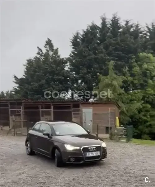 Usado Audi A1 Attraction 105 CV (77 kW) 2011 Marrón Utilitario