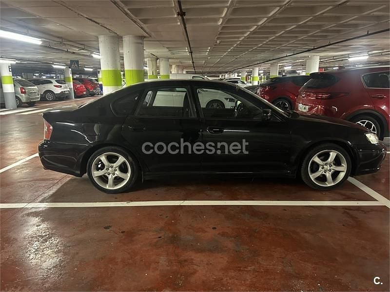 Usado Subaru Legacy 165 CV (121 kW) 2006 Negro Familiar