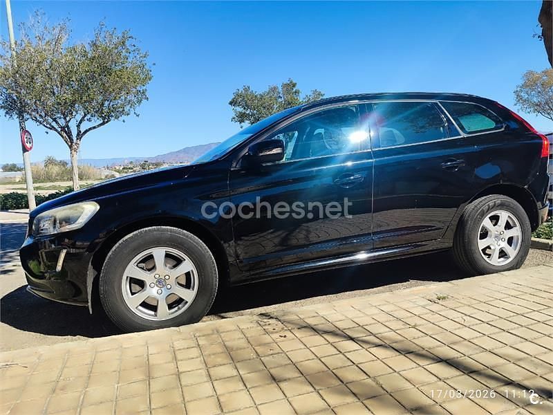 Usado Volvo XC60 Kinetic 136 CV (100 kW) 2016 Negro SUV