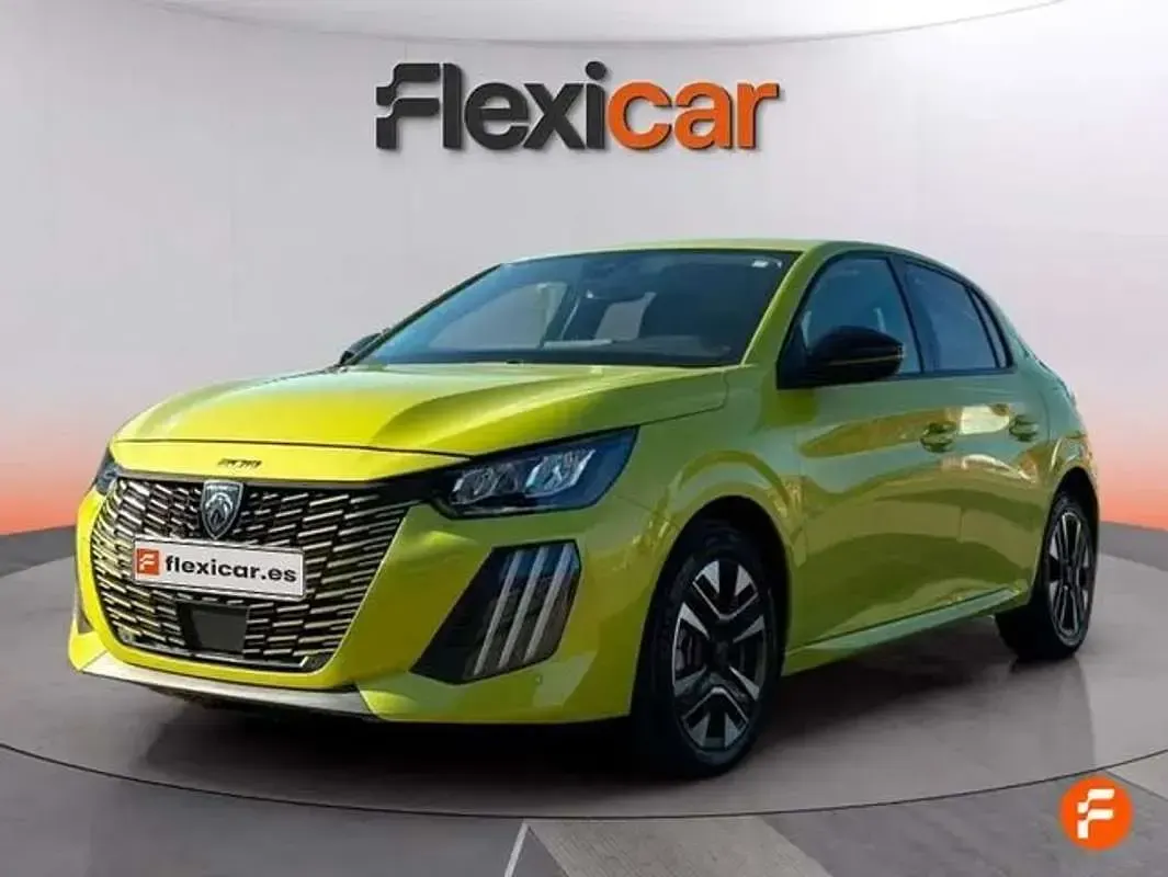 Usado Peugeot 208 Allure 101 CV (74 kW) 2025 Amarillo Utilitario
