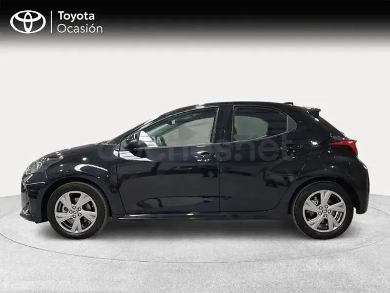 Usado Toyota Yaris Hybrid Active 116 CV (85 kW) 2025 Negro Berlina