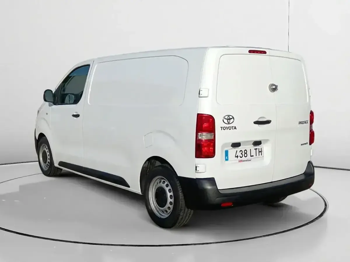 Usado Toyota Proace 100 kW (136 CV) 2021 Blanco Monovolumen