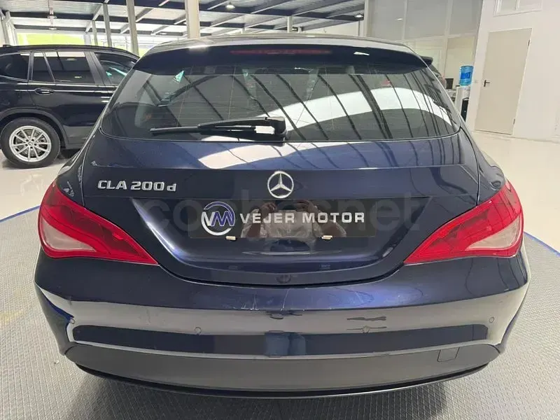 Usado Mercedes CLA220 170 CV (125 kW) 2018 Azul Coupe