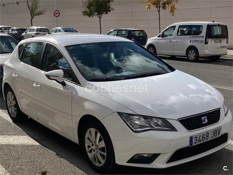 Usado Seat Leon Style 105 CV (77 kW) 2014 Blanco Berlina