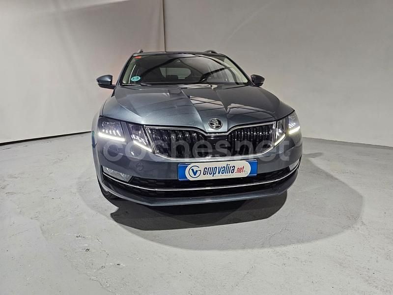 Usado Skoda Octavia Style 150 CV (110 kW) 2019 Gris / plata Familiar