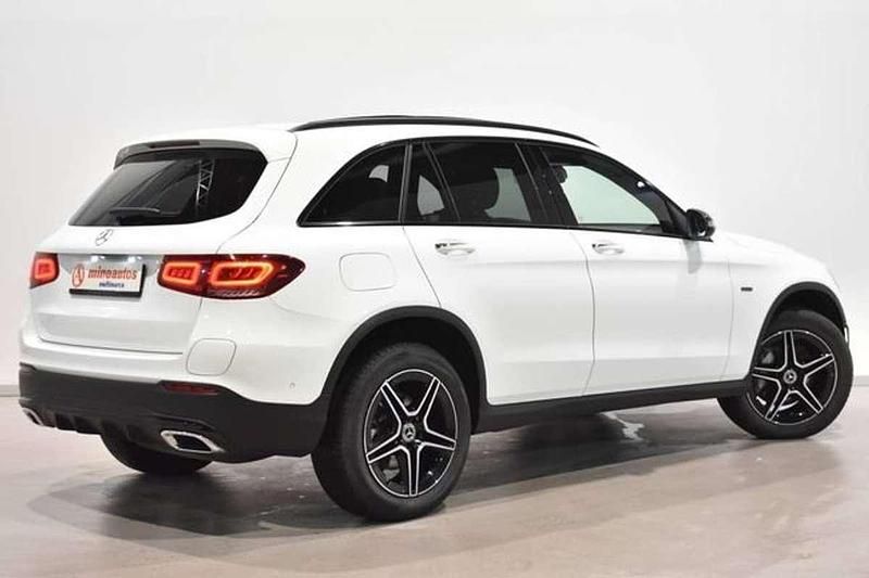 Usado Mercedes GLC300 AMG line 310 CV (228 kW) 2021 Blanco SUV