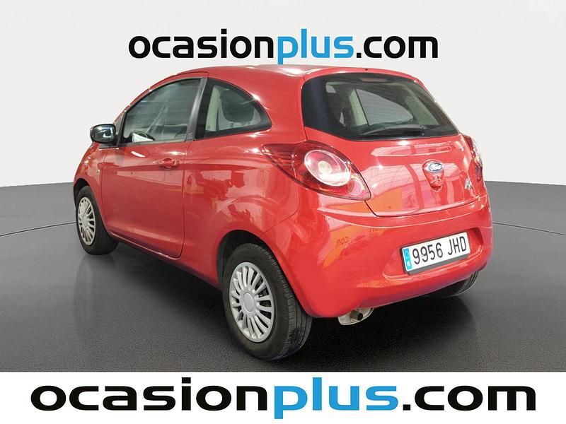 Usado Ford Ka Trend+ 69 CV (50 kW) 2015 Rojo Utilitario