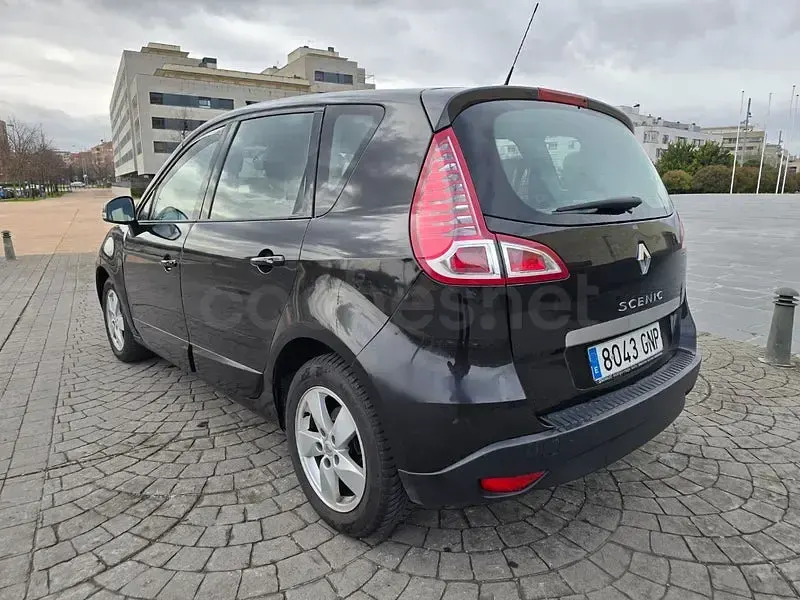 Usado Renault Scénic Dynamique 105 CV (77 kW) 2009 Negro Monovolumen