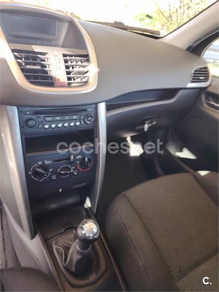 Usado Peugeot 207 90 CV (66 kW) 2007 Negro Berlina
