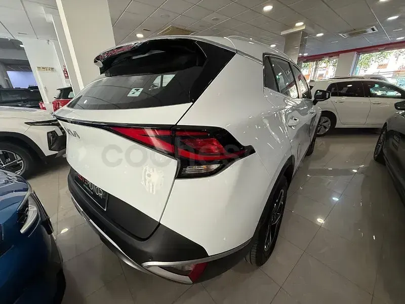 Usado Kia Sportage 136 CV (100 kW) 2025 Blanco SUV