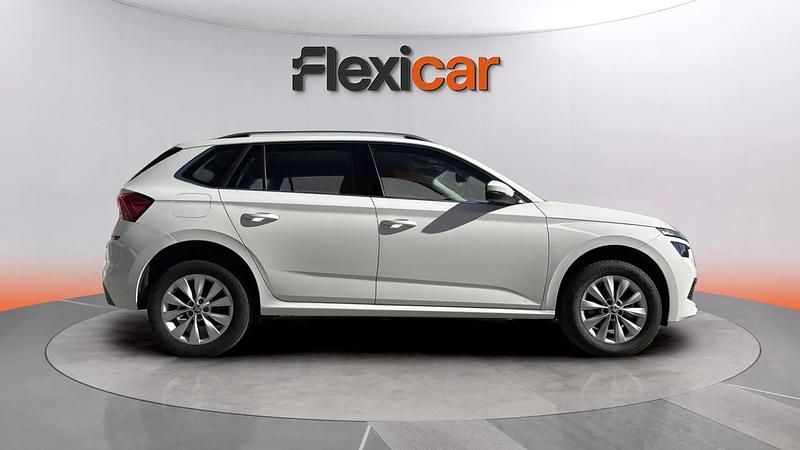 Usado Skoda Kamiq Ambition 110 CV (80 kW) 2021 Blanco SUV