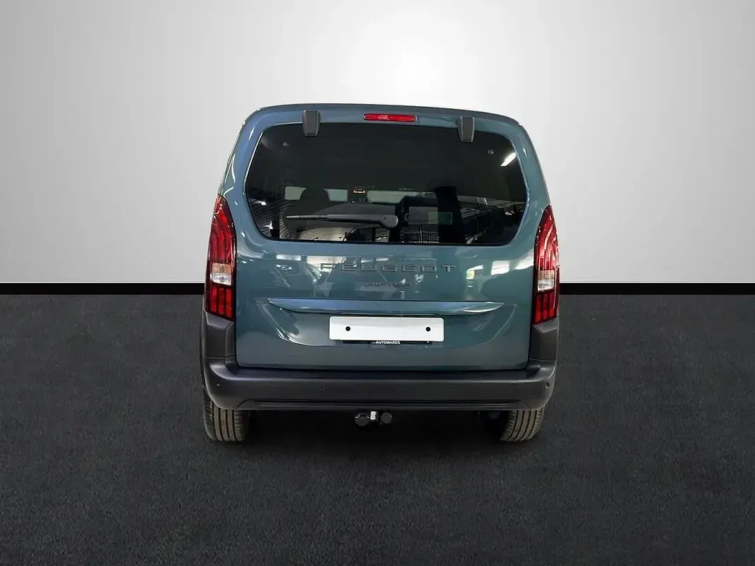 Usado Peugeot Rifter Allure 101 CV (74 kW) 2024 Negro Monovolumen