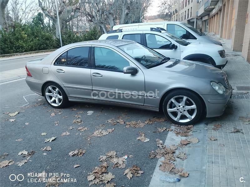 Usado Mercedes C220 Avantgarde 150 CV (110 kW) 2007 Beige Berlina