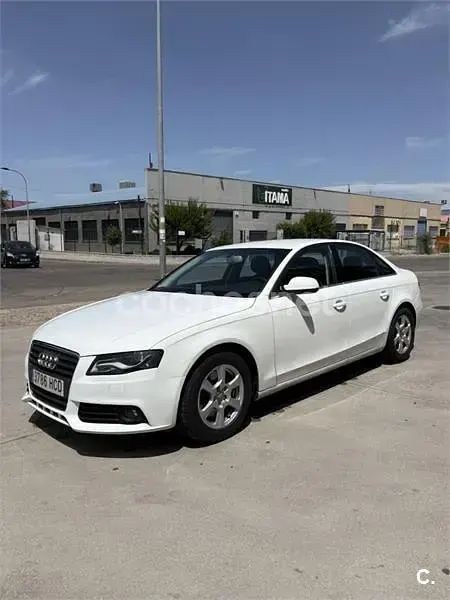 Usado Audi A4 136 CV (100 kW) 2011 Blanco Berlina