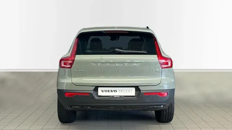 Usado Volvo XC40 Plus 163 CV (119 kW) 2025 Verde SUV