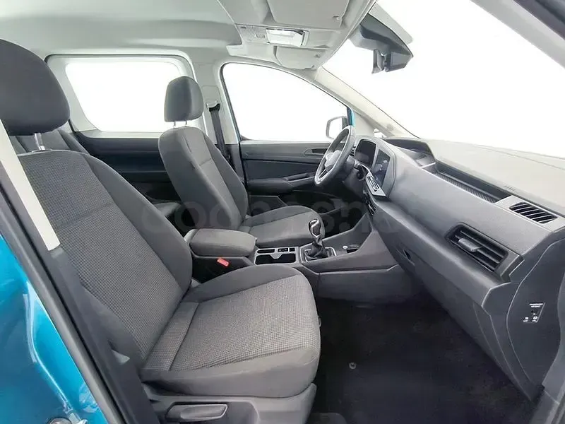 Usado VW Caddy 102 CV (75 kW) 2025 Azul Monovolumen