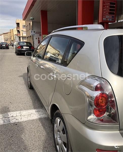 Usado Toyota Corolla Verso Sol 116 CV (85 kW) 2005 Beige Monovolumen