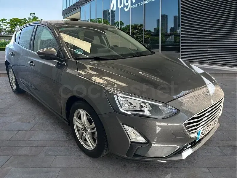 Usado Ford Focus Trend 120 CV (88 kW) 2022 Gris / plata Berlina
