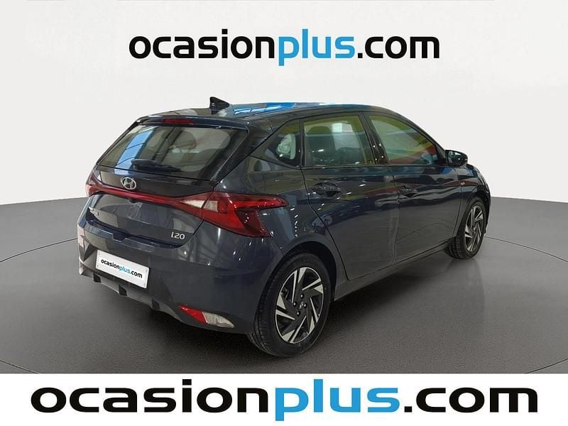 Usado Hyundai i20 100 CV (73 kW) 2022 Gris Utilitario