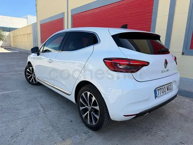 Usado Renault Clio V Zen 100 CV (73 kW) 2023 Blanco Berlina