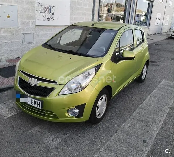 Usado Chevrolet Spark 68 CV (50 kW) 2010 Verde Utilitario