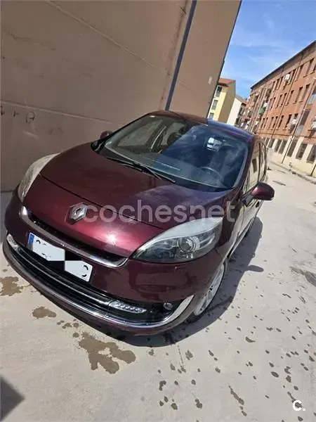 Usado Renault Scenic E-Tech Dynamique 110 CV (80 kW) 2012 Granate Monovolumen