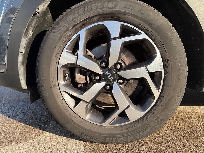 Usado Kia Sportage Style 136 CV (100 kW) 2021 Negro SUV