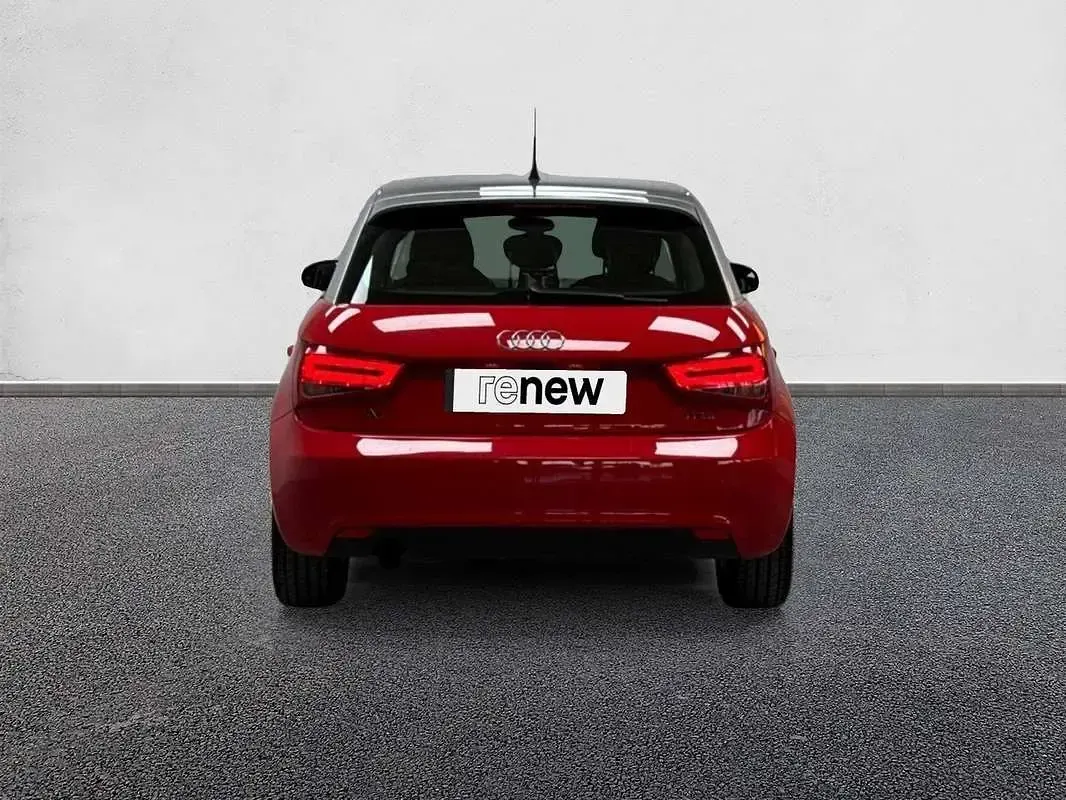 Usado Audi A1 Attraction 86 CV (63 kW) 2013 Rojo Utilitario