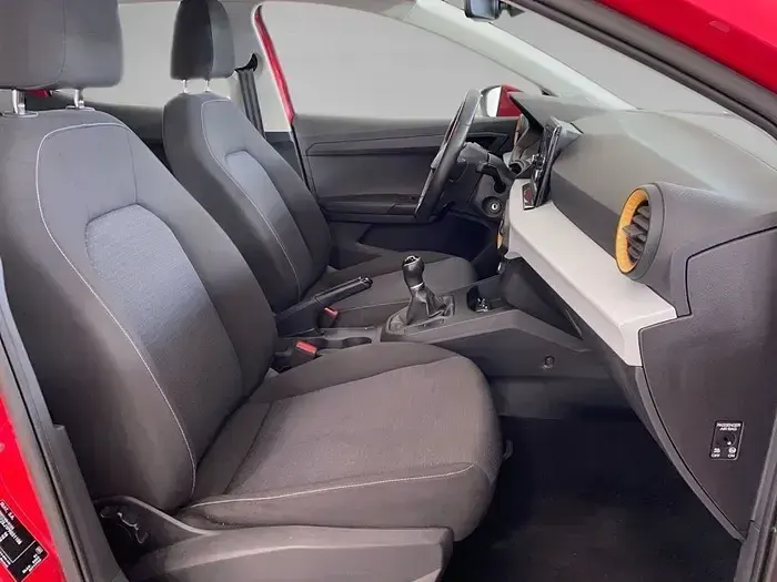 Usado Seat Ibiza Style 110 CV (80 kW) 2022 Rojo Utilitario