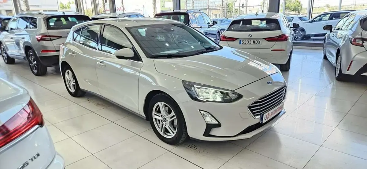 Usado Ford Focus Trend+ 120 CV (88 kW) 2022 Blanco Utilitario