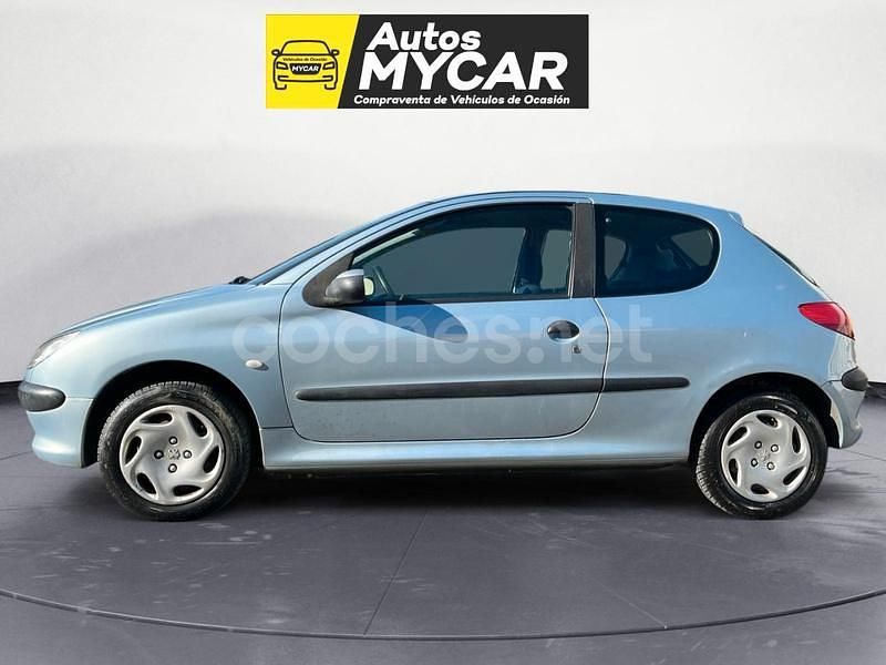 Usado Peugeot 206 75 CV (55 kW) 2001 Gris / plata Berlina