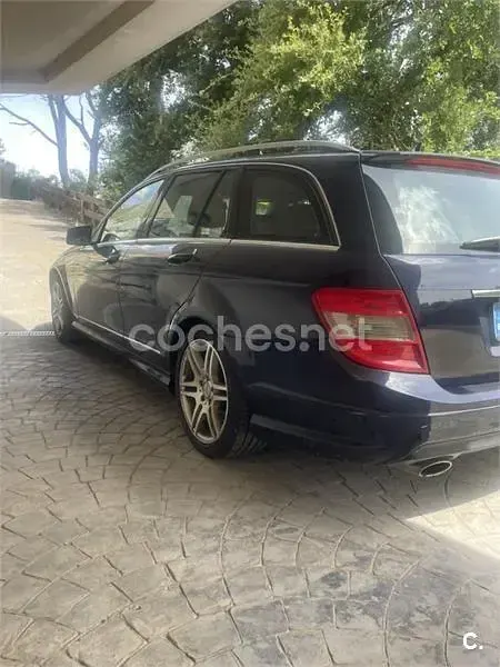 Usado Mercedes C180 156 CV (114 kW) 2010 Azul Familiar
