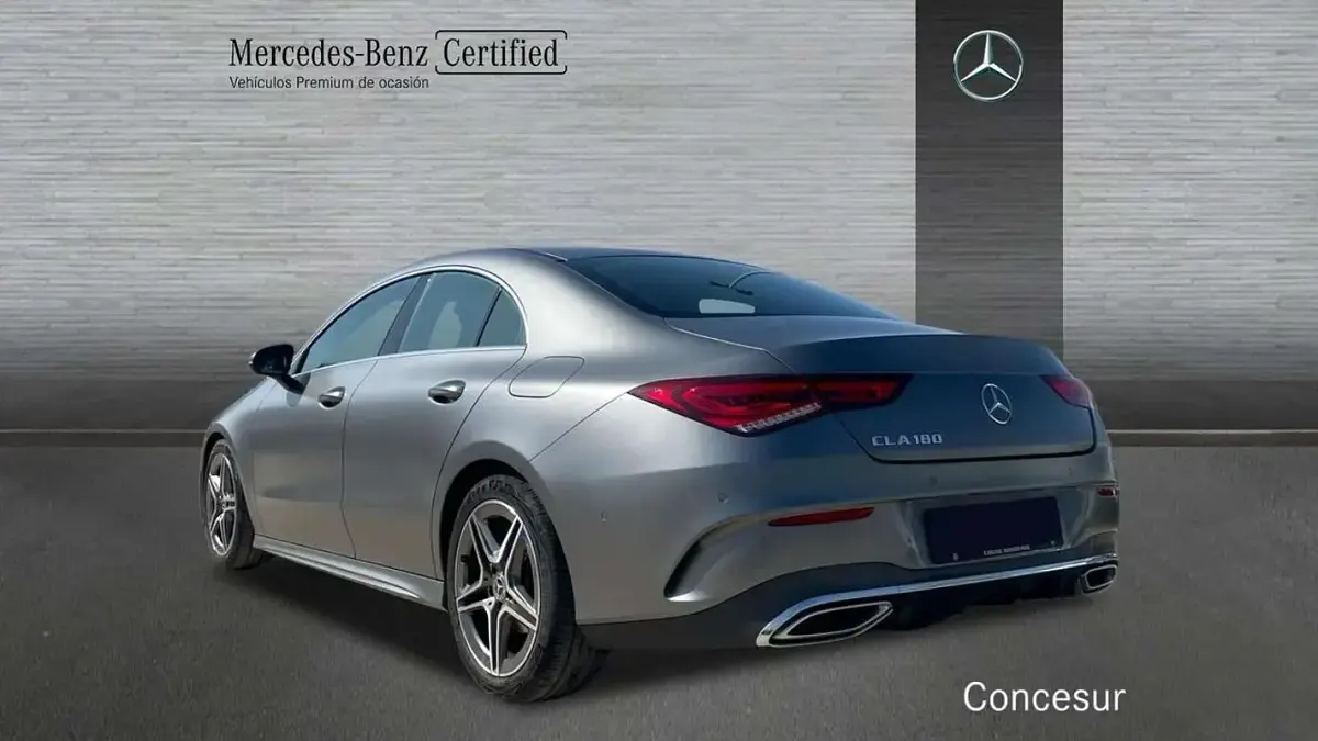 Usado Mercedes CLA180 122 CV (89 kW) 2021 Gris Berlina