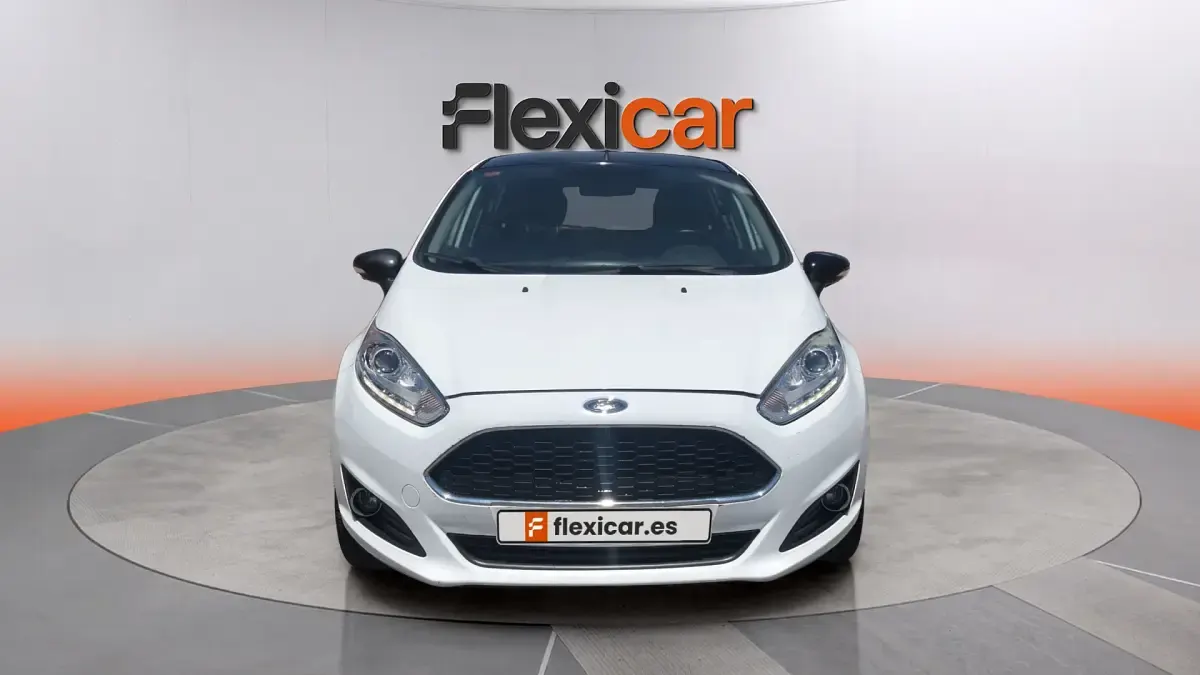 Usado Ford Fiesta Active 86 CV (63 kW) 2017 Blanco Utilitario